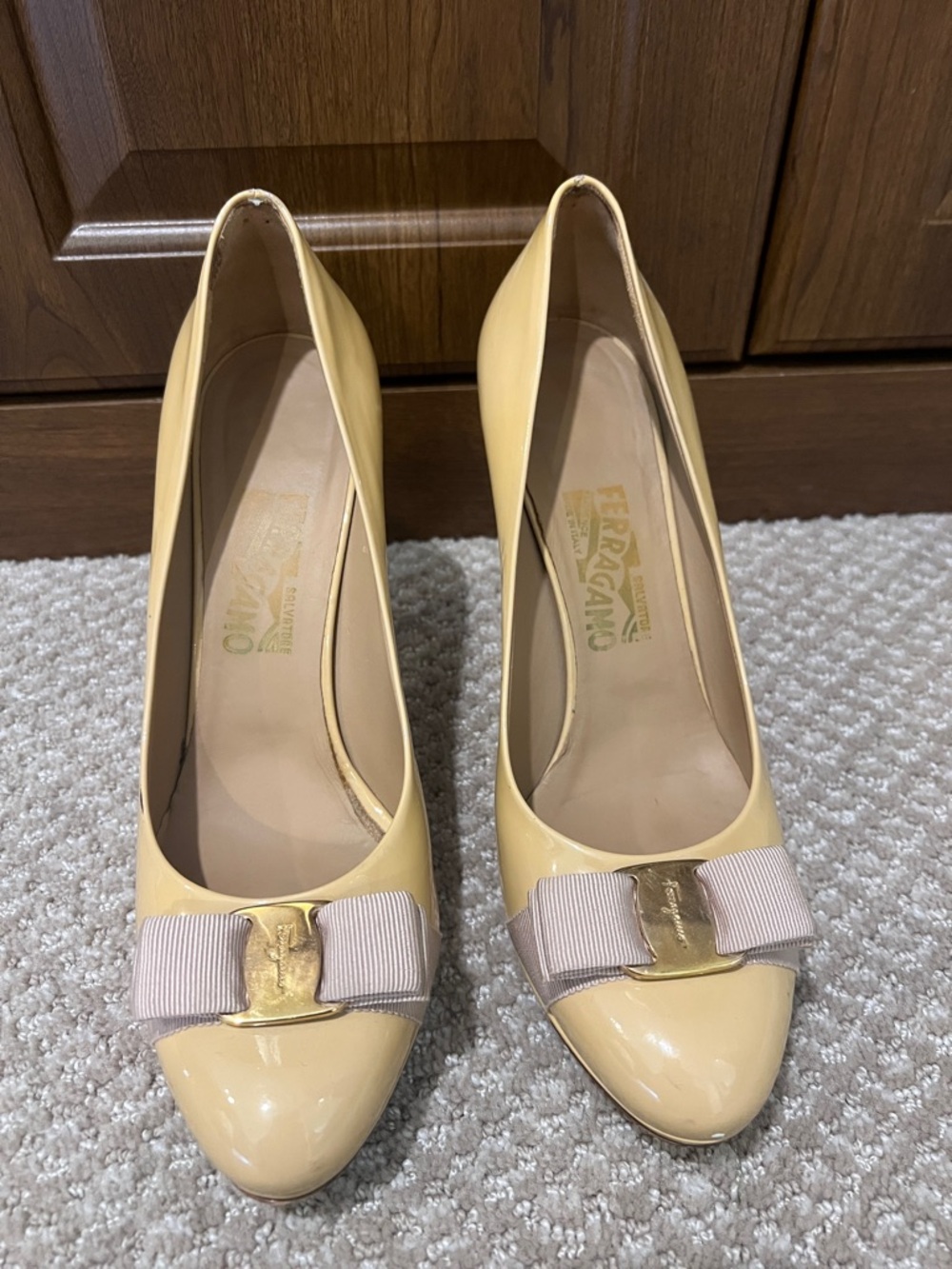 Salvatore Ferragamo Cream and Pink Patent Leather Vara Bow Pumps